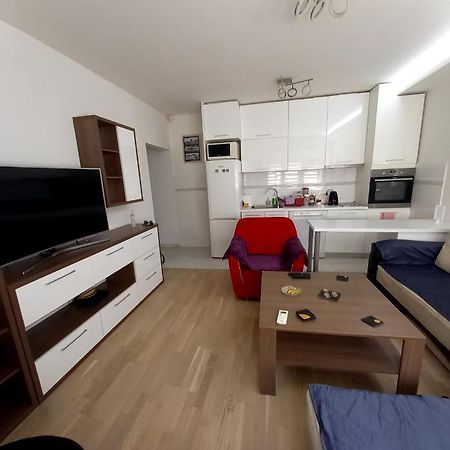 Skopje Contemporary Apartment Ngoại thất bức ảnh