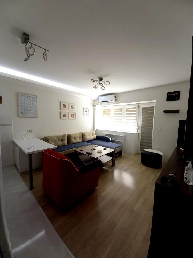 Skopje Contemporary Apartment Ngoại thất bức ảnh