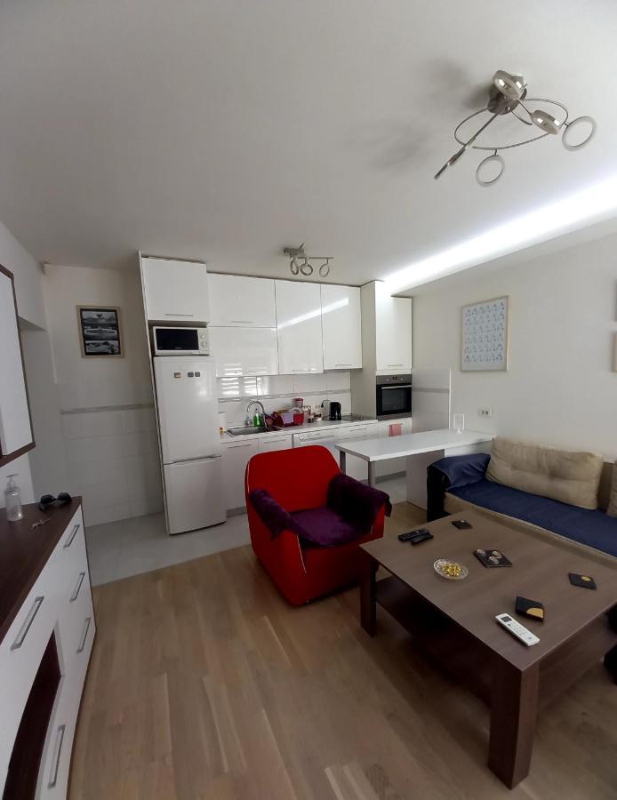Skopje Contemporary Apartment Ngoại thất bức ảnh
