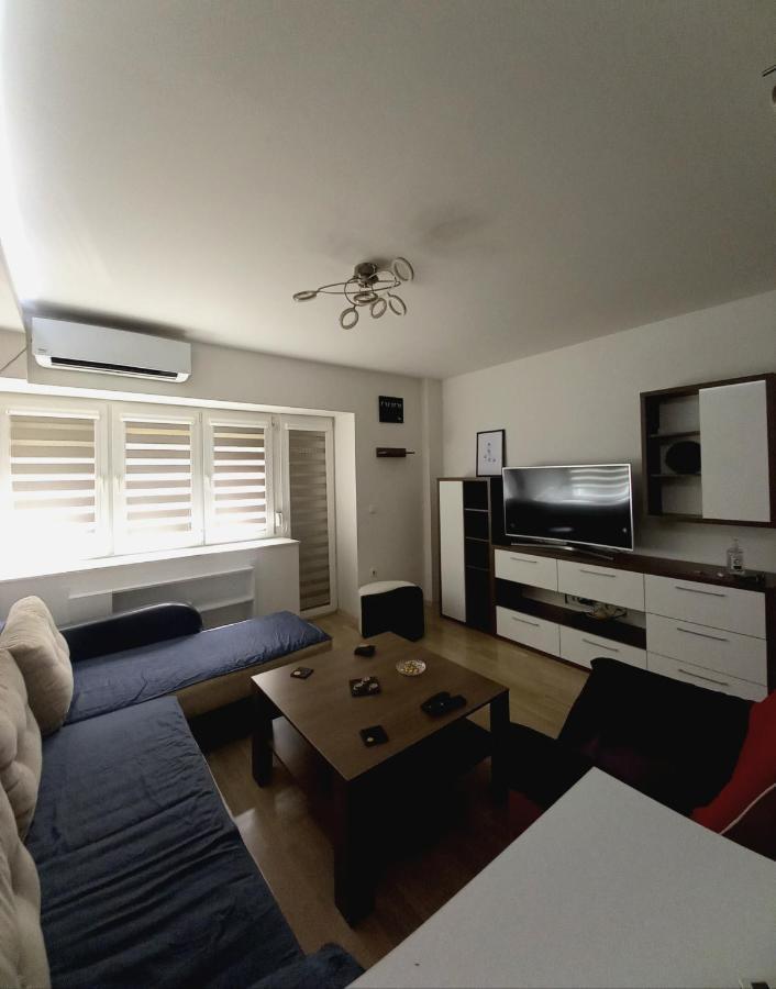 Skopje Contemporary Apartment Ngoại thất bức ảnh